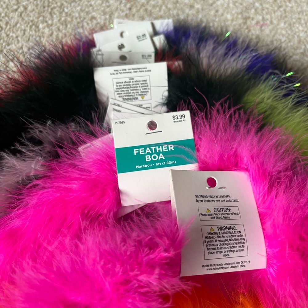 Feather Boa Lot - Picture 2 of 2